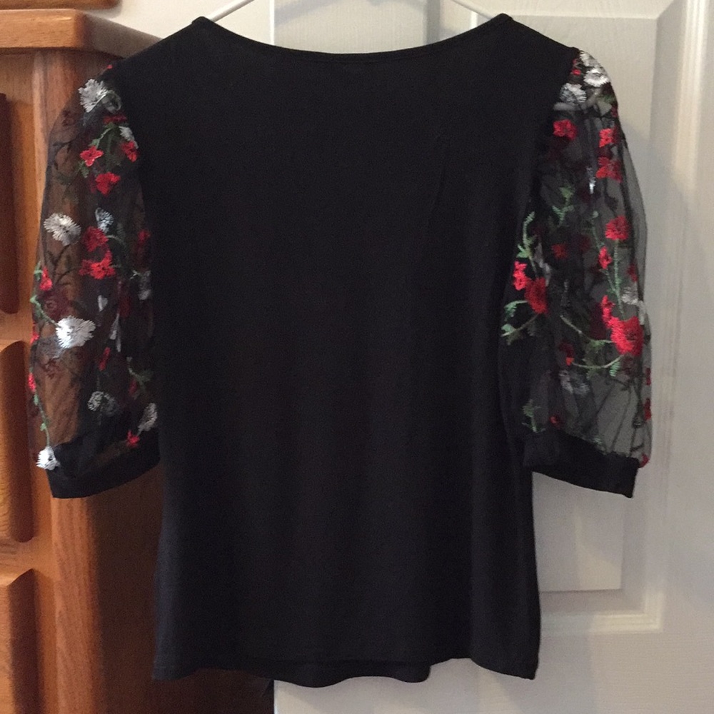 NIB-Mesh Sleeve Top - Picture 10 of 13